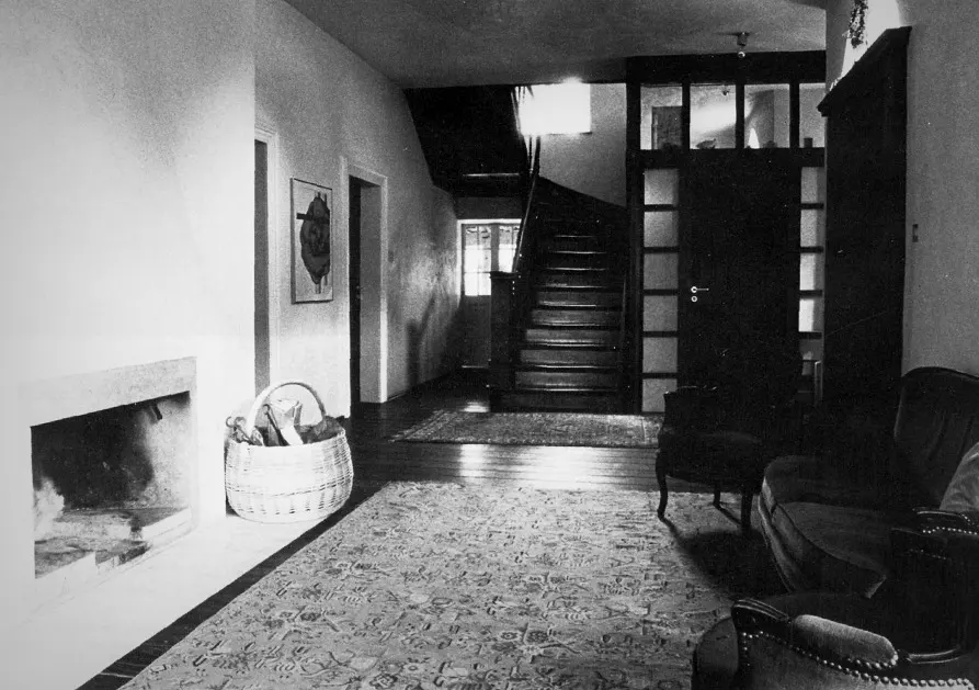 FOTO 2 - Escalera interior Escalera interior