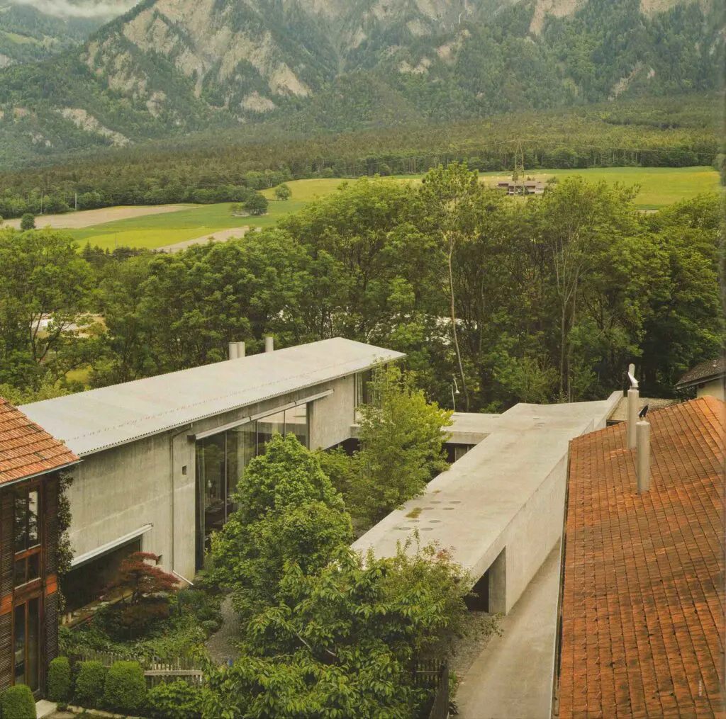 Conjunto Atelier + Casa Haldenstein Vista exterior del conjunto