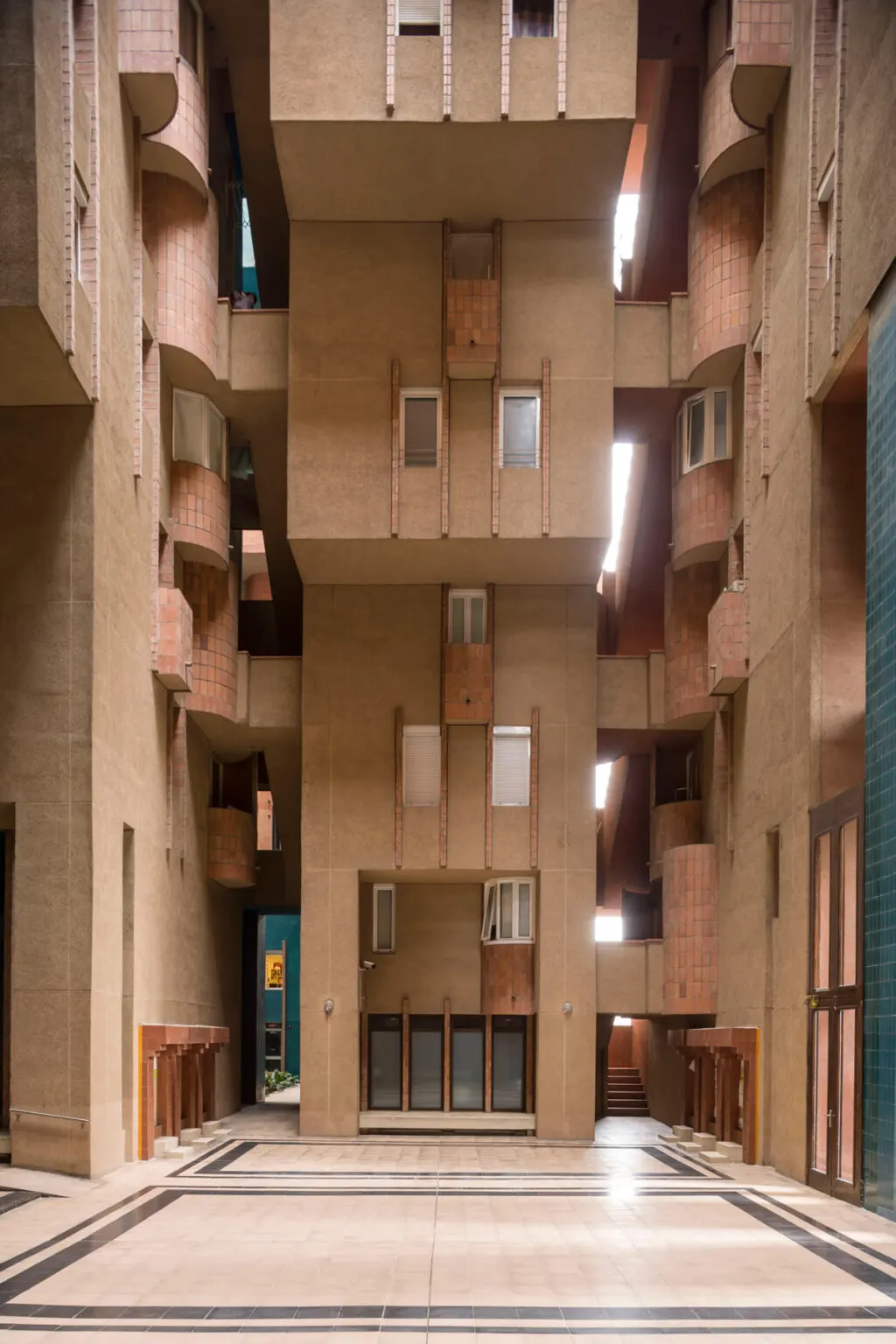 Walden 7 – Vestíbulo interior Walden 7 – vestíbulo interior