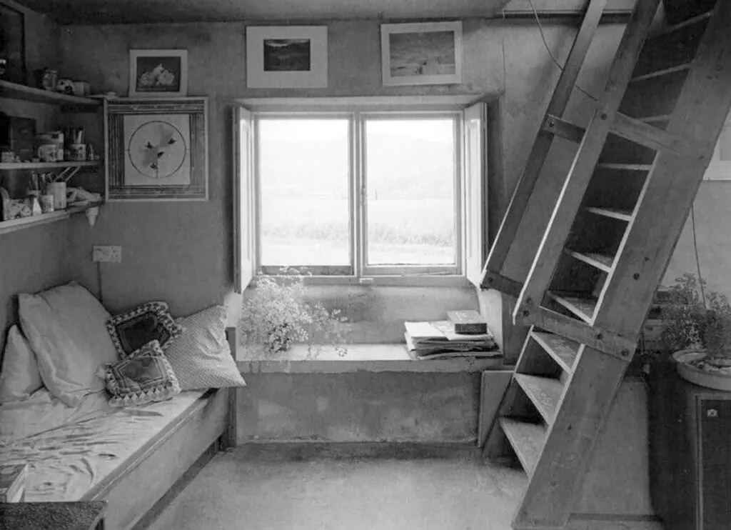 SMT_11 - Sala panorámica Interior: sala abierta al paisaje